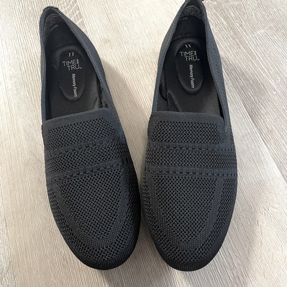 Woven black loafers size 11 like new